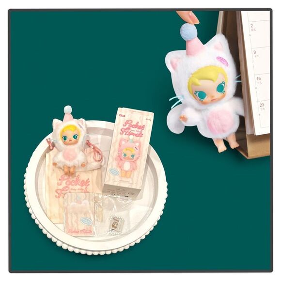 Pop Mart Baby Molly Pocket of Friends Pet My Head - Picture 13 of 16